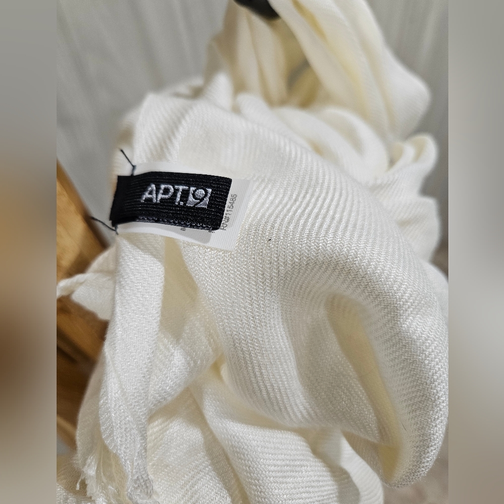 Scarves - Picture 8 of 10